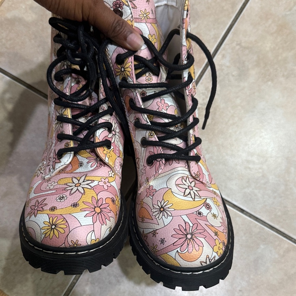 UNIONBAY Ginny Pink Floral Lace-Up Combat Boots y2k 90s psychedelic floral 70s 9 - Picture 4 of 13